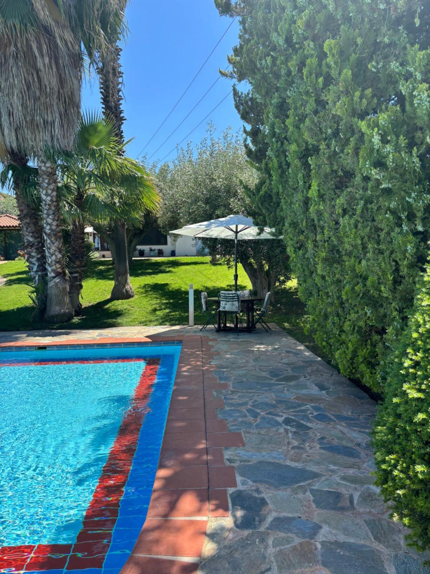 Country House With Pool And Big Garden Oropos Exterior photo